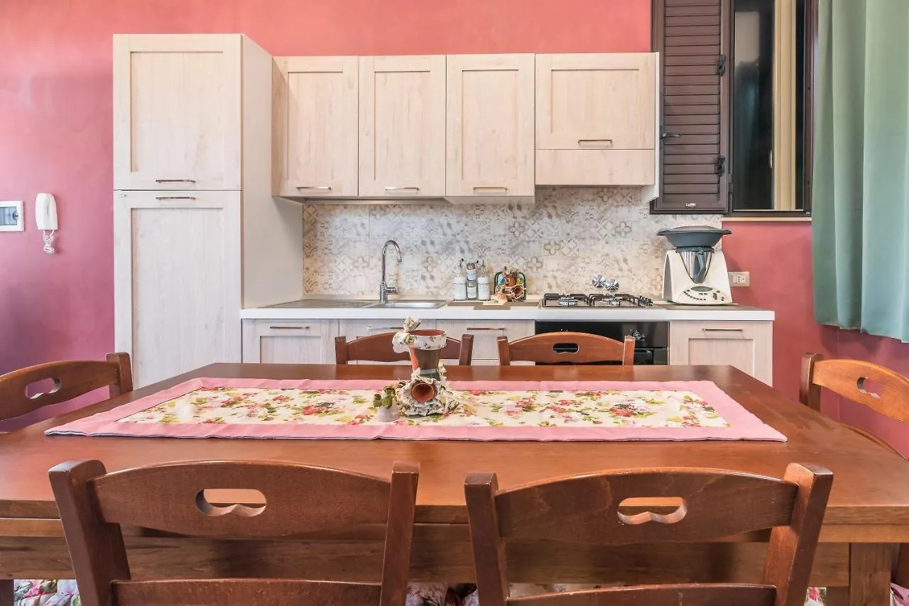 Frale Apartment Avola 0*,